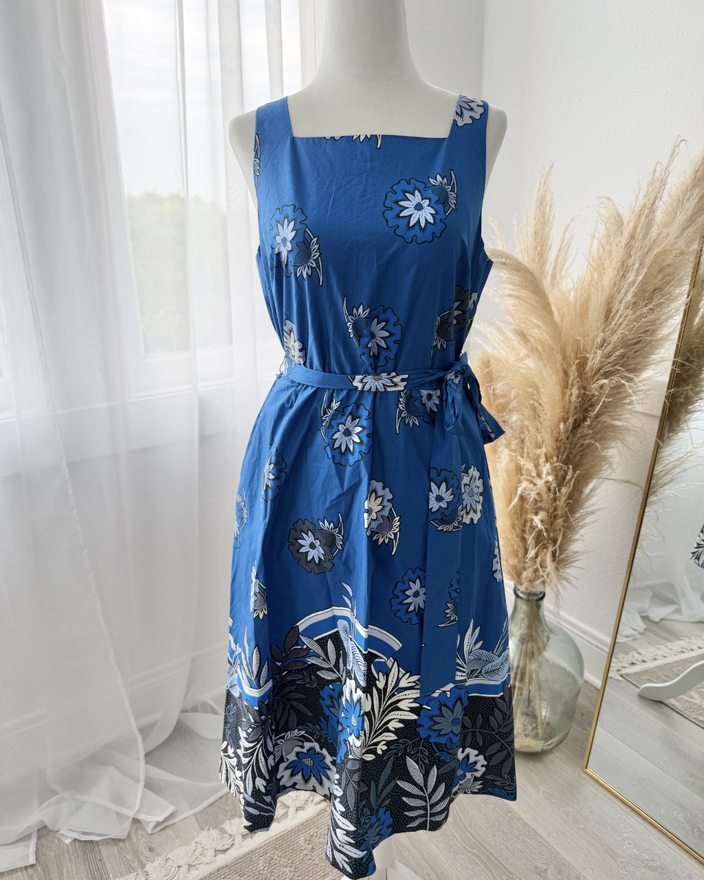 Ann Taylor Blue Floral Print Dress - Size 4 Petite